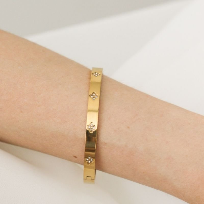 BRACELETE FLOR TREVO BANHADO A OURO 18K