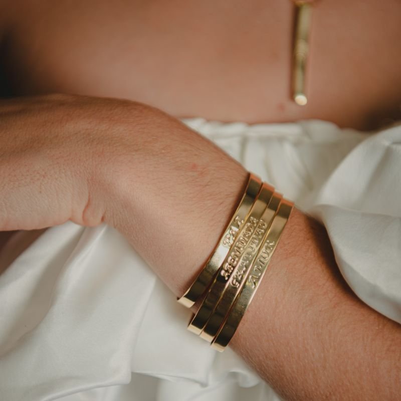 BRACELETE PAZ DOURADO FOLHEADO