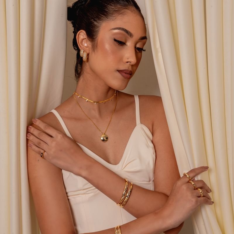 BRACELETE PONTOS DE ZIRCÔNIA DOURADO FOLHEADO