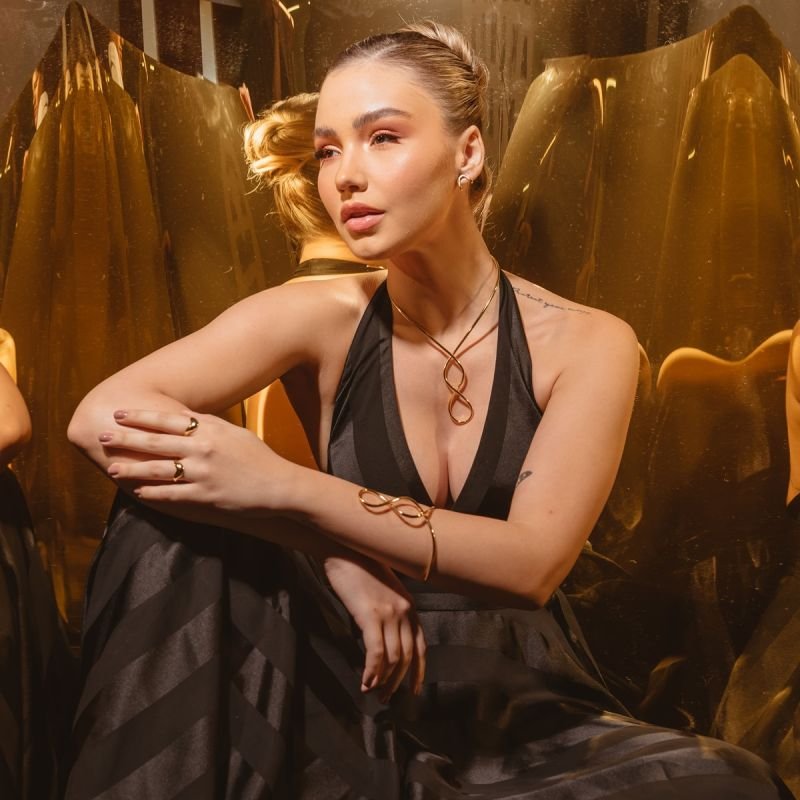 BRACELETE RIGIDO DUAS VOLTAS BANHADO A OURO 18K