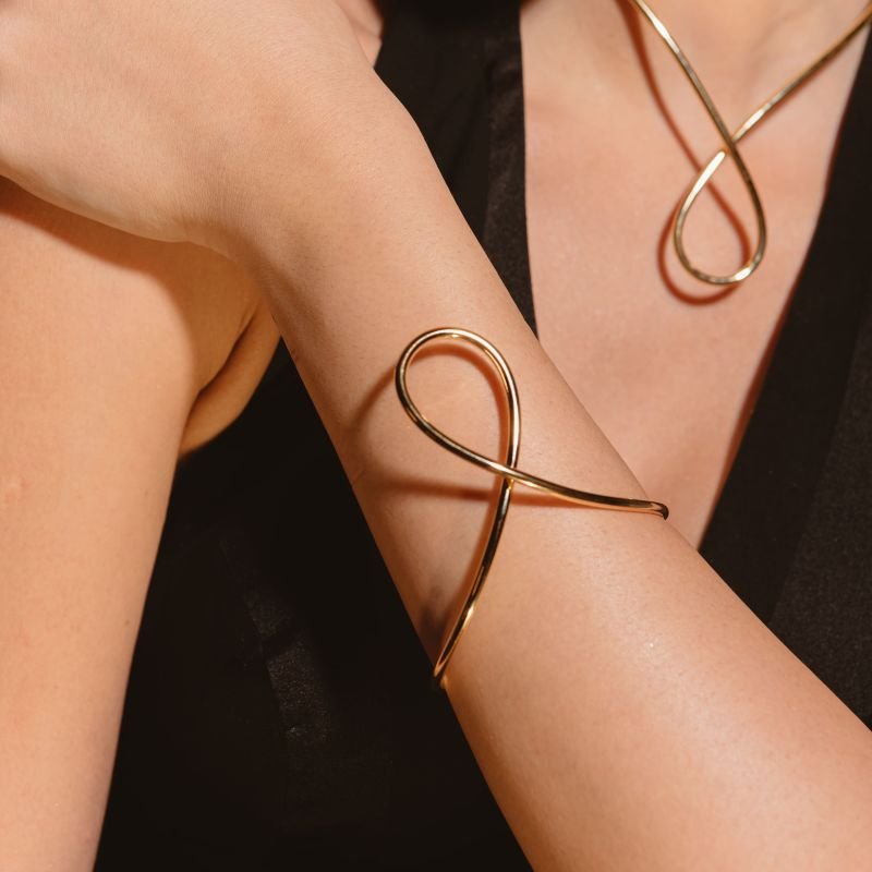 BRACELETE RIGIDO UMA VOLTA DOURADO FOLHEADO