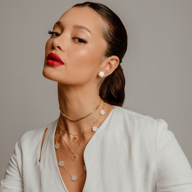 BRINCO BLUME BRANCA 14MM BANHADO A OURO 18K