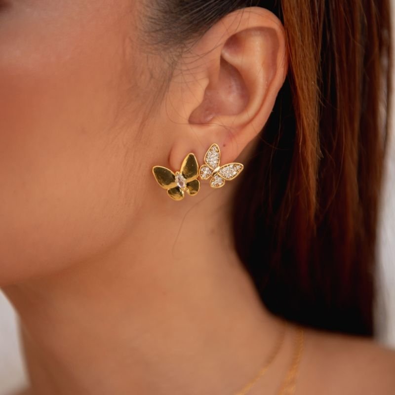 BRINCO BORBOLETA LISA BANHADO A OURO 18K