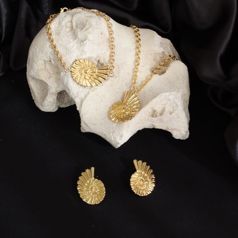BRINCO CARACOL BANHADO A OURO 18K NIVER8