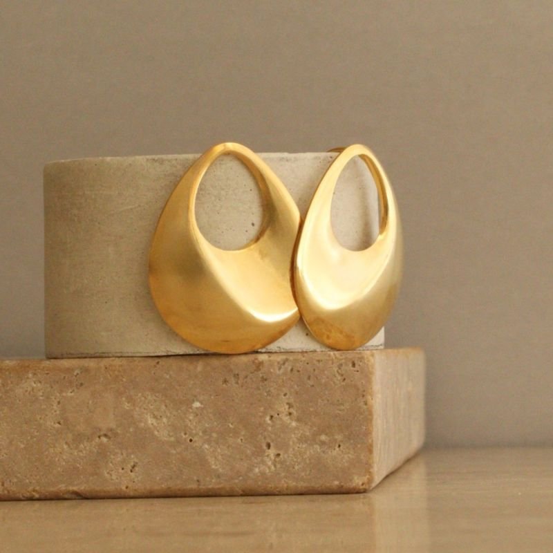 BRINCO CHARME EM GOTAS BANHADO A OURO 18K