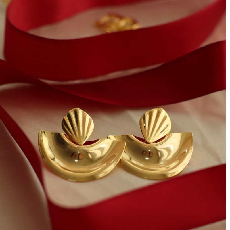 BRINCO CLASSE BANHADO A OURO 18K