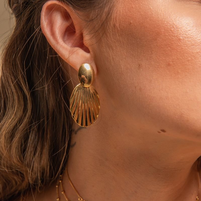 BRINCO CONCH DOURADO FOLHEADO