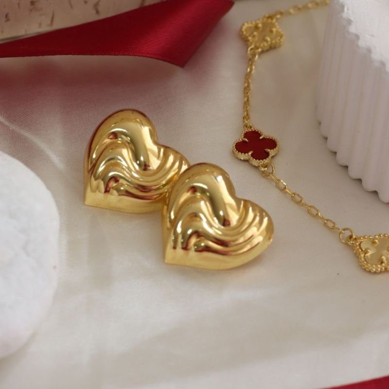 BRINCO CORAÇÃO ORGÂNICO BANHADO A OURO 18K