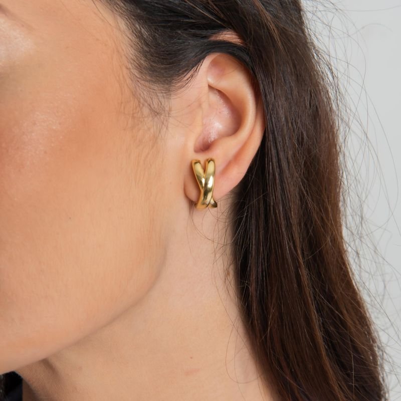 BRINCO ENLACE BANHADO A OURO 18K