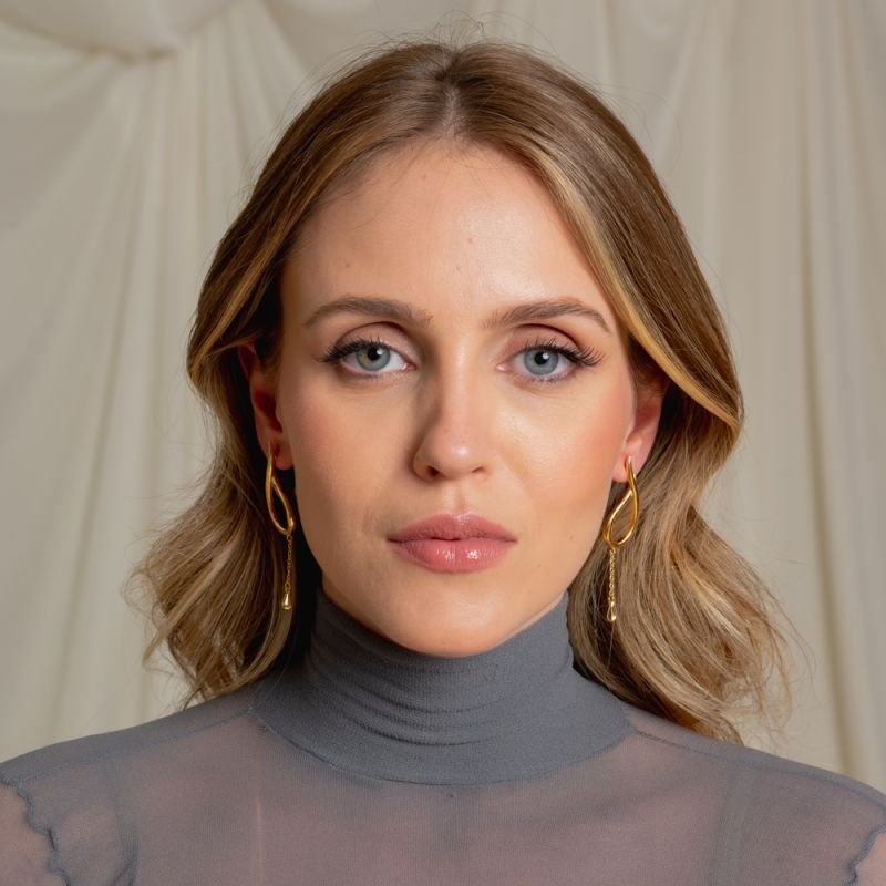 BRINCO ESSENZA GOTA BANHADO A OURO 18K