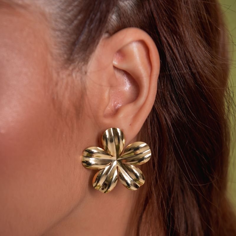 BRINCO FLORES BANHADO A OURO 18K