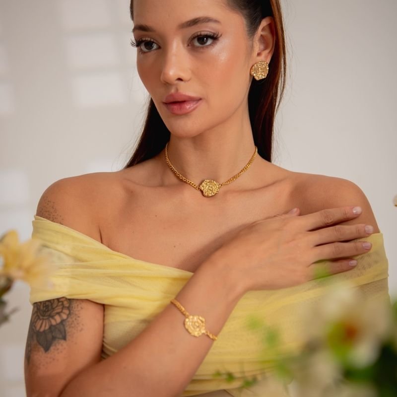 BRINCO ROSA BANHADO A OURO 18K