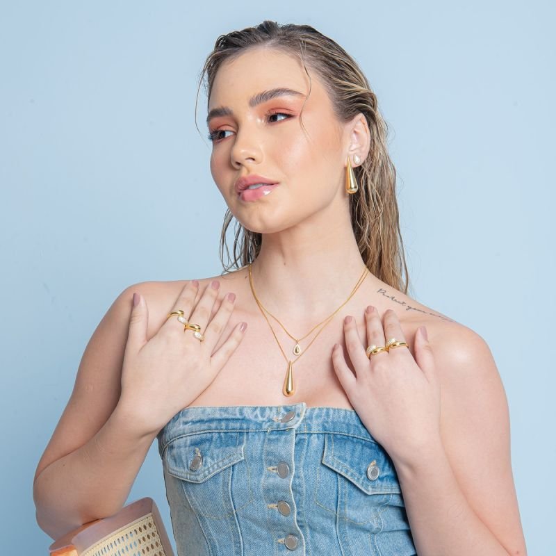 BRINCO GOTA CRAVEJADO EM ZIRCÔNIA 12MM BANHADO A OURO 18K