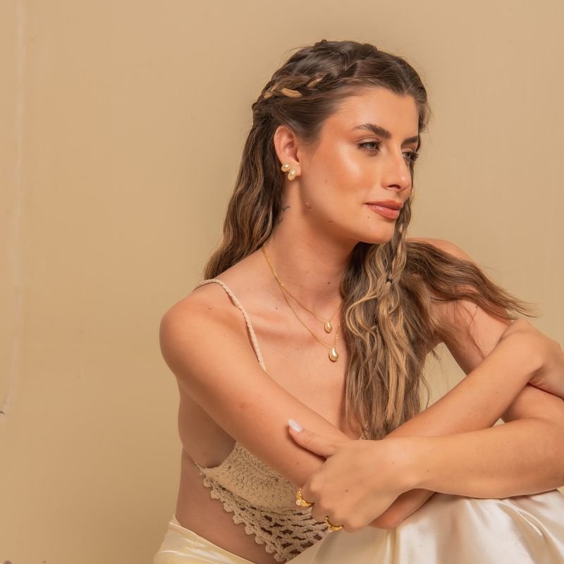 BRINCO GOTA HAILEY PÉROLA 18MM BANHADO A OURO 18K