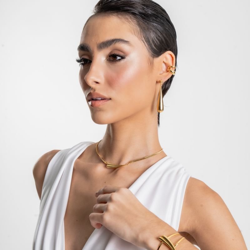 BRINCO GOTA LISA E ESFERA BANHADO A OURO 18K