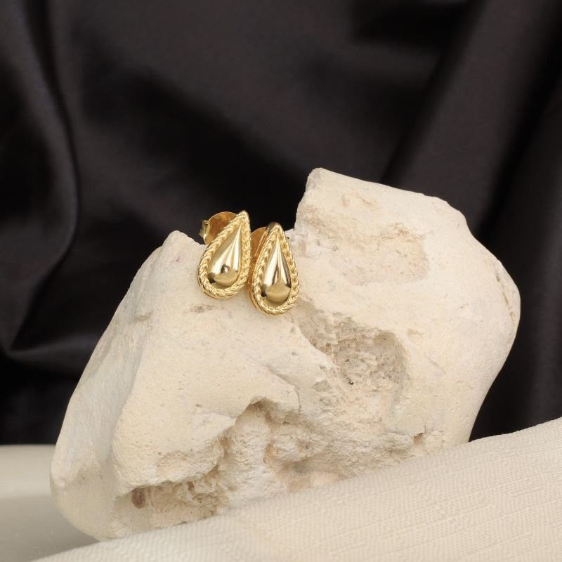 BRINCO LILY BANHADO A OURO 18K NIVER8
