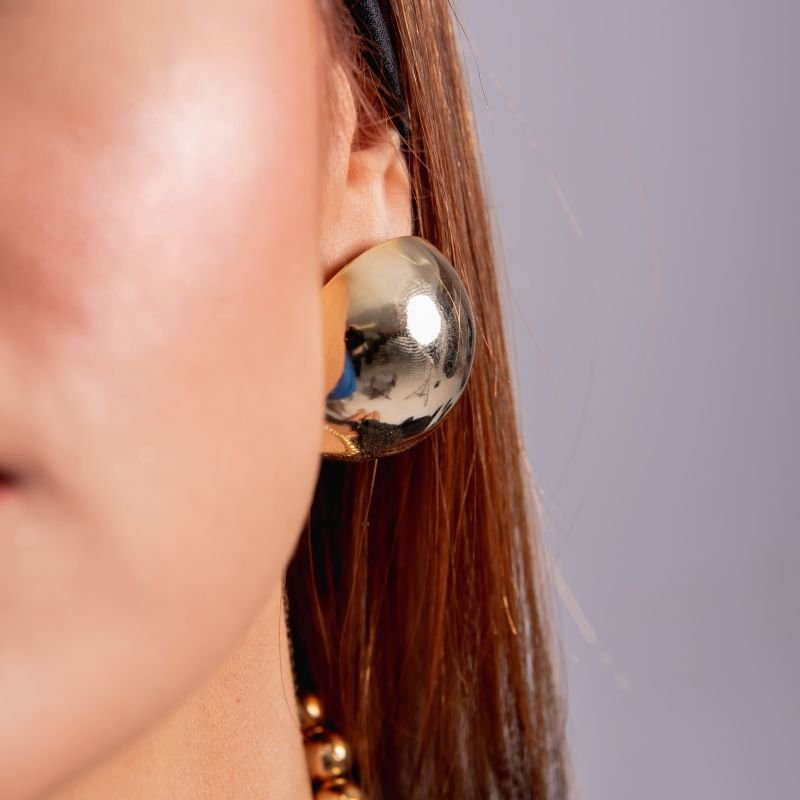 BRINCO MEIA ESFERA 36MM BANHADO A OURO 18K