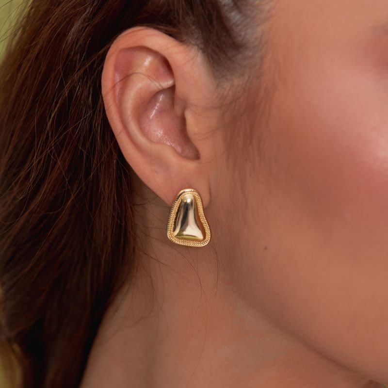 BRINCO MONTAGNE BANHADO A OURO 18K