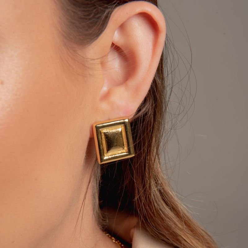 BRINCO NUDA DOURADO FOLHEADO