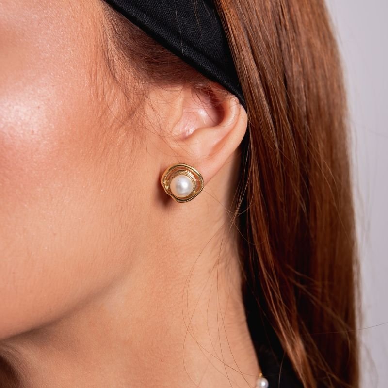 BRINCO ORGANIC PÉROLA BANHADO A OURO 18K