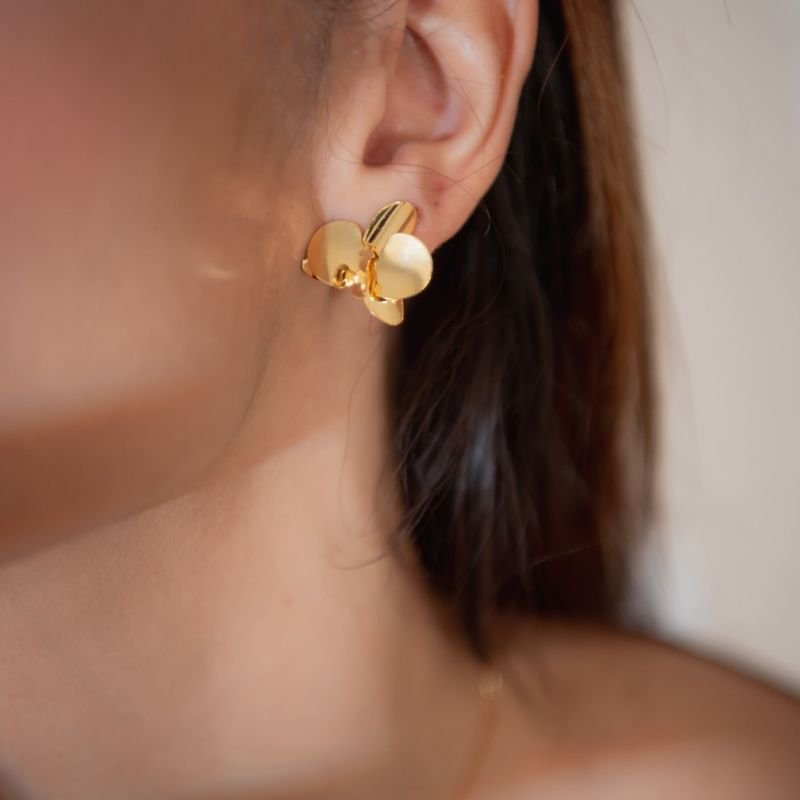 BRINCO ORQUÍDEA BANHADO A OURO 18K