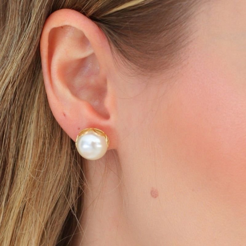 BRINCO PÉROLA NEVE BANHADO A OURO 18K