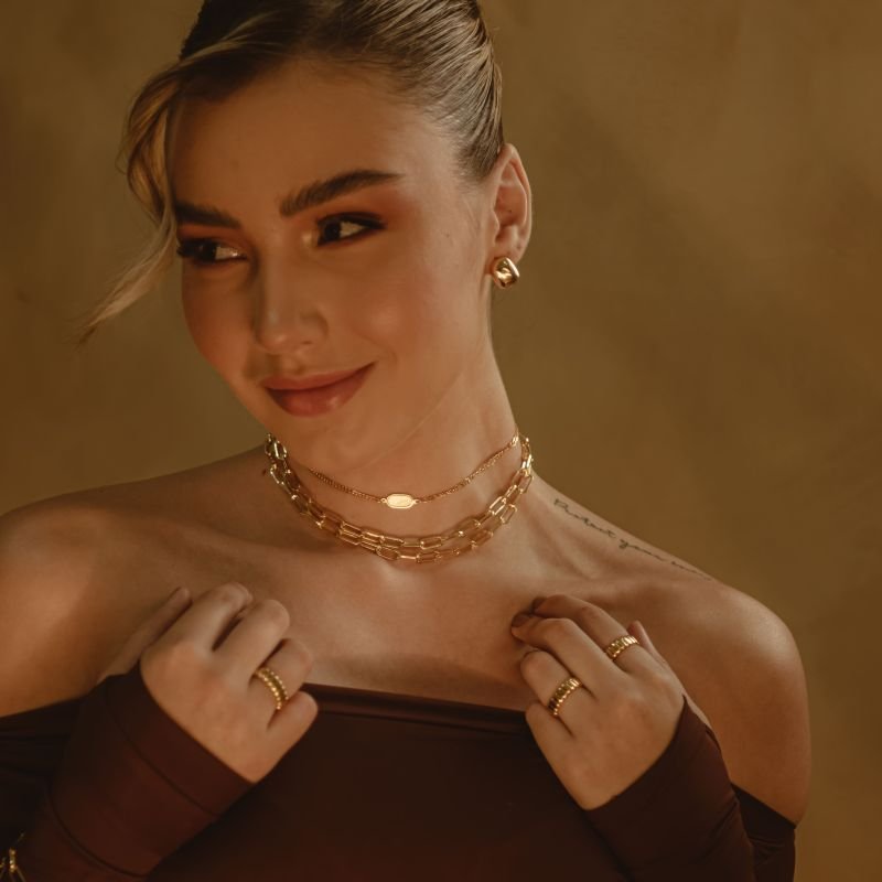 BRINCO QUADRADO COM BORDA ARREDONDADA 12X15 DOURADO FOLHEADO