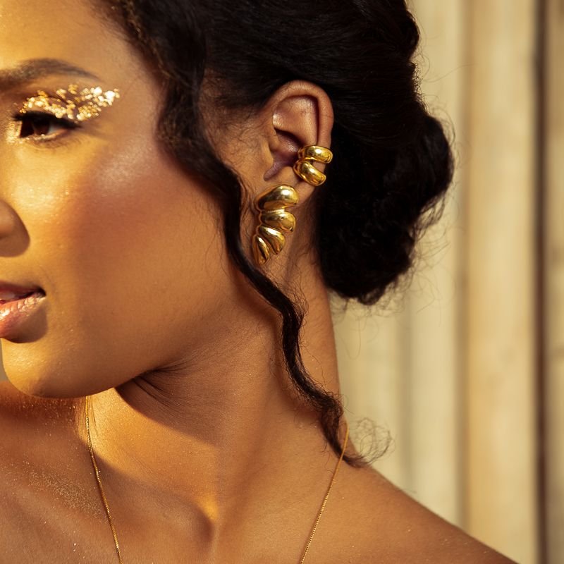 BRINCO TÁSSALA DOURADO FOLHEADO