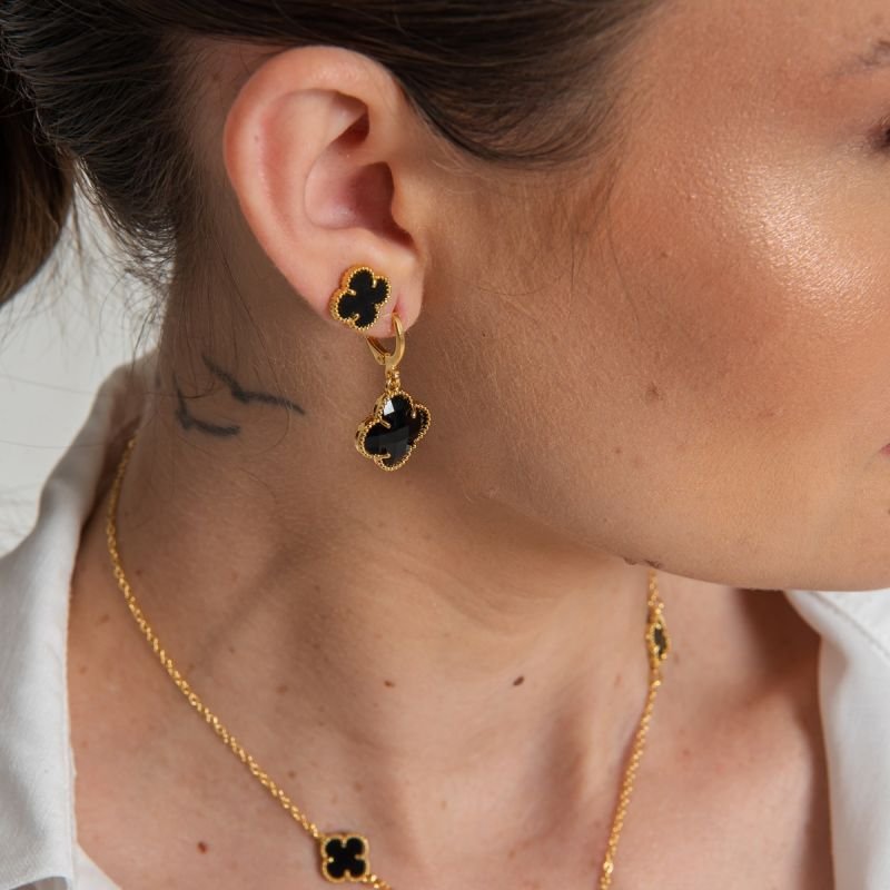 BRINCO TREVO BLACK 10MM DOURADO FOLHEADO