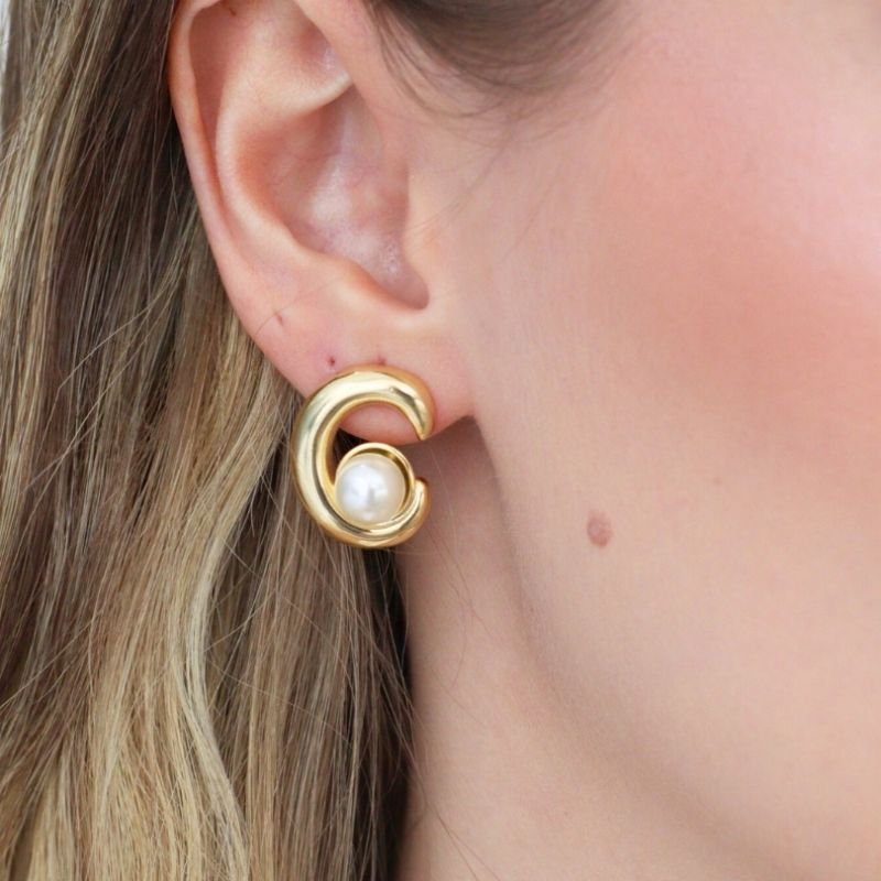 BRINCO VITTORIA PÉROLA BANHADO A OURO 18K