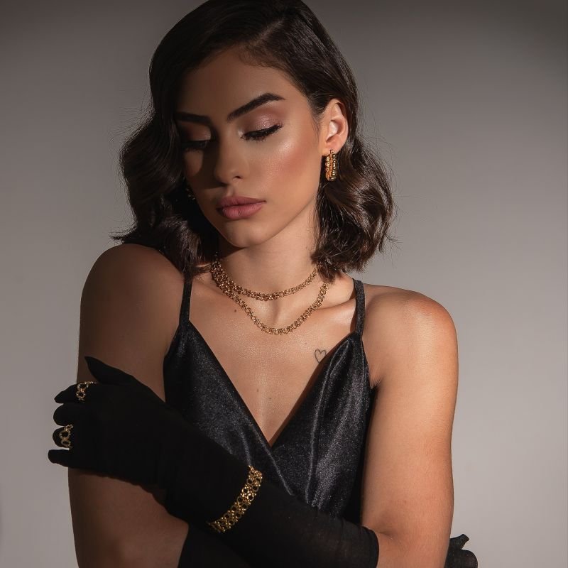 CHOKER CIRCULOS LIGADOS POR BOLINHAS BANHADO A OURO 18K