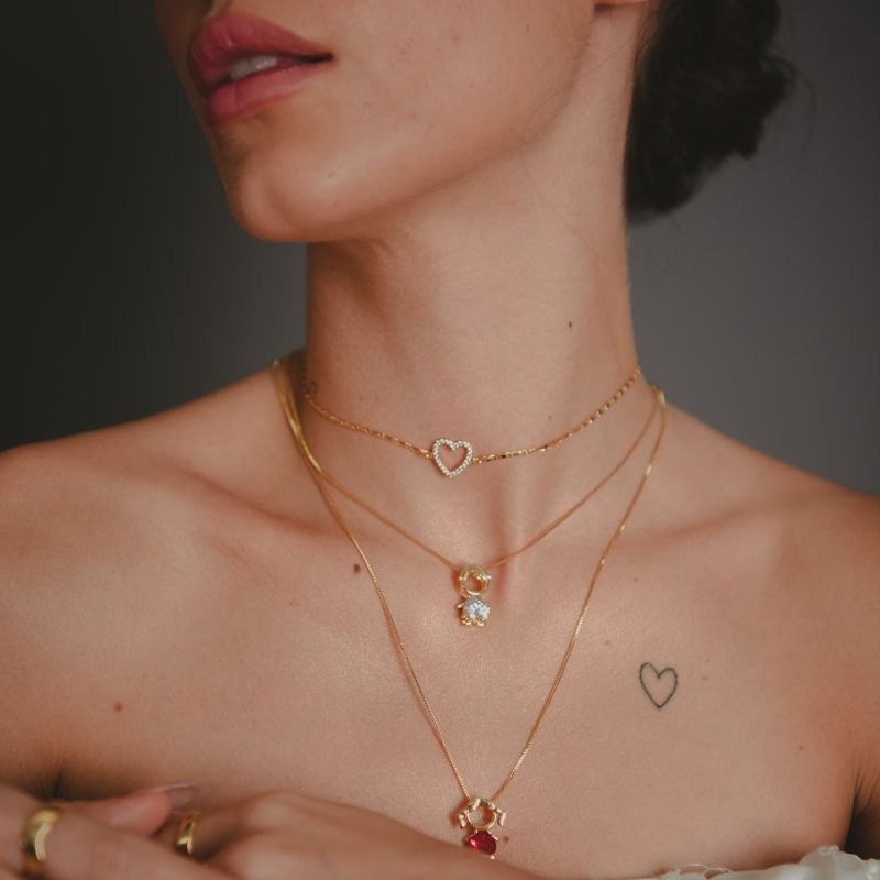 CHOKER COM CORAÇÃO ZIRCÔNIA DOURADO FOLHEADO