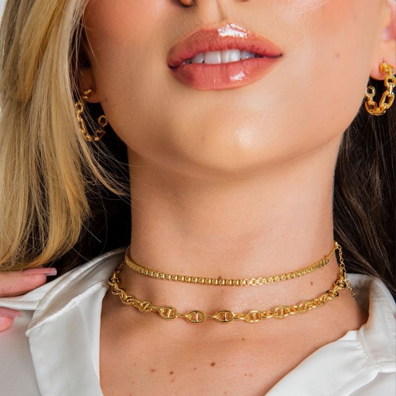 CHOKER ELO MINI QUADRADOS BANHADO A OURO 18K