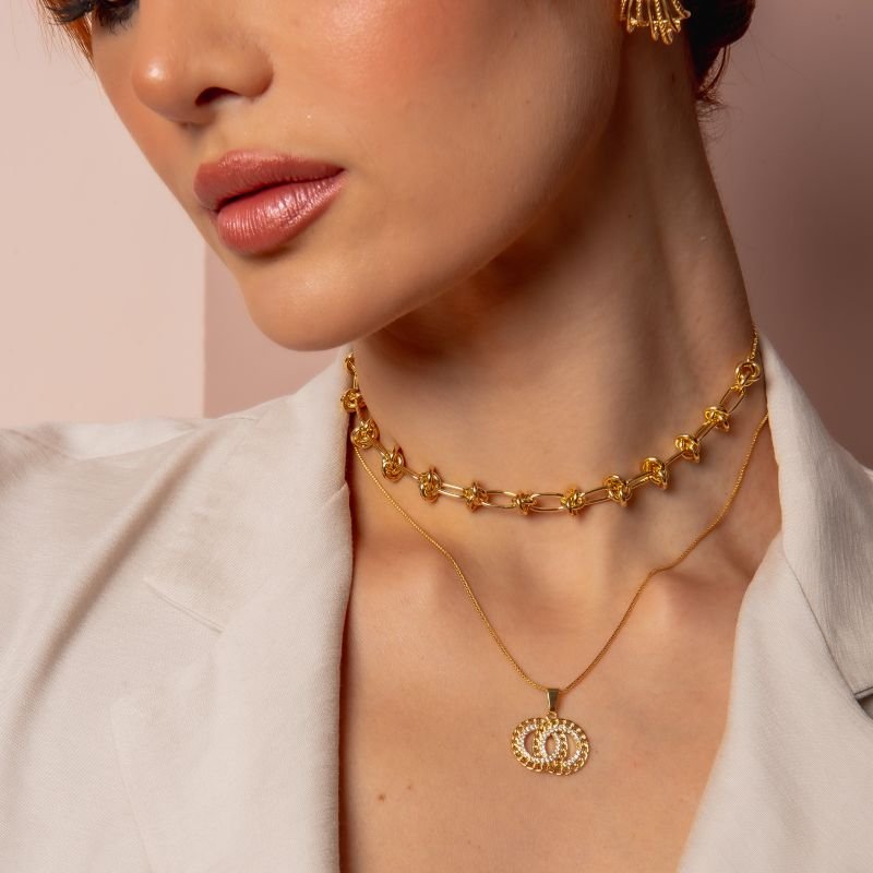 CHOKER ELOS COM NÓ GRANDE BANHADO A OURO 18K