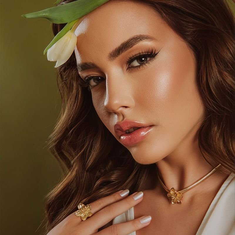 CHOKER FITA FLOR BANHADO A OURO 18K