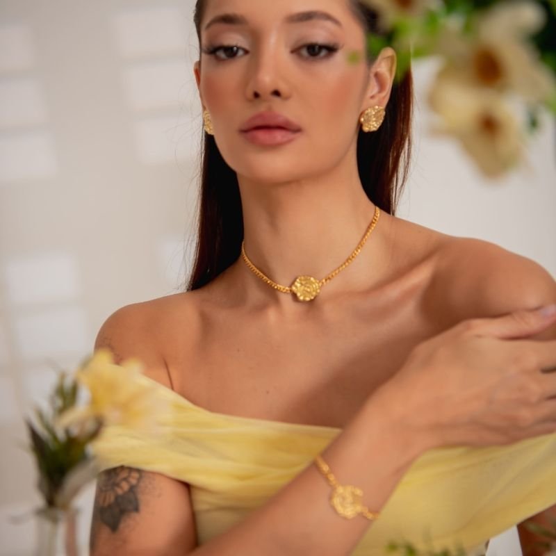 CHOKER ROSA BANHADO A OURO 18K