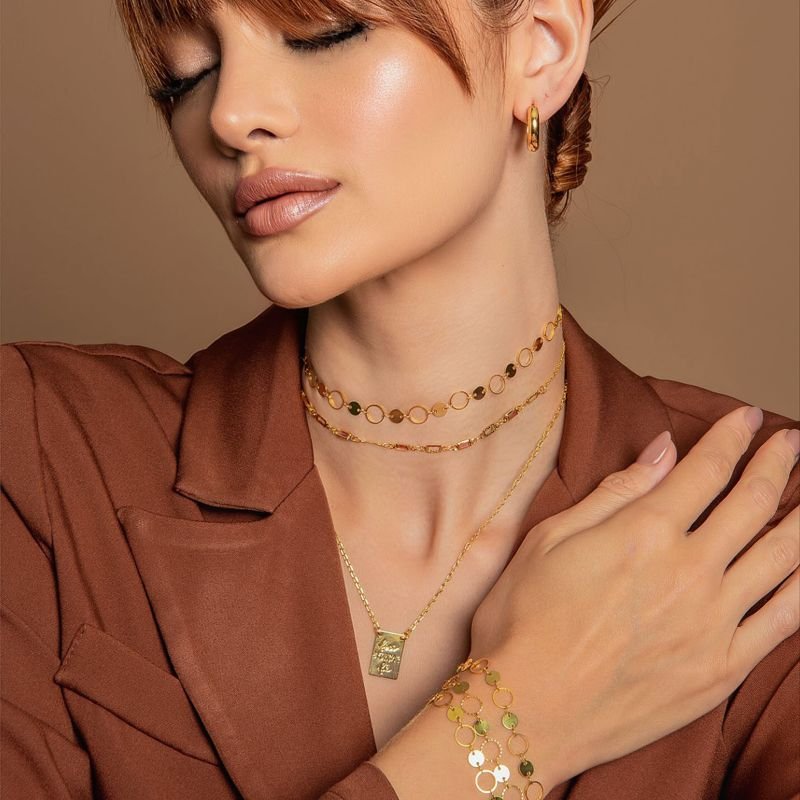 CHOKER MEDALHA E CIRCULO VAZADO DOURADO FOLHEADO