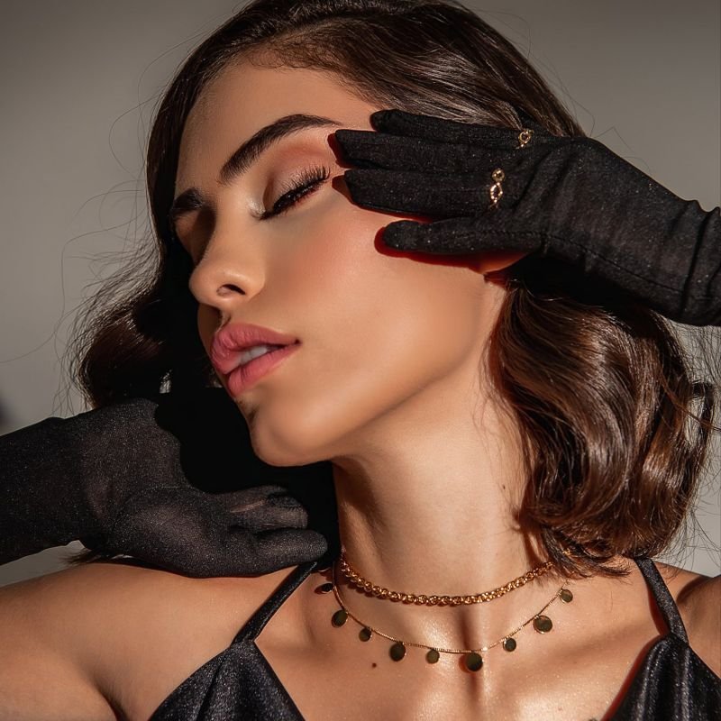 CHOKER MEDALHAS P, M LISAS DOURADO FOLHEADO