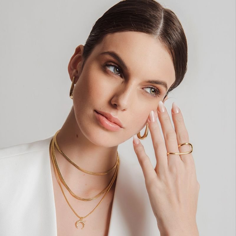 CHOKER RABO DE RATO MEIA LUA ZIRCÔNIA COLORS DOURADO FOLHEADO