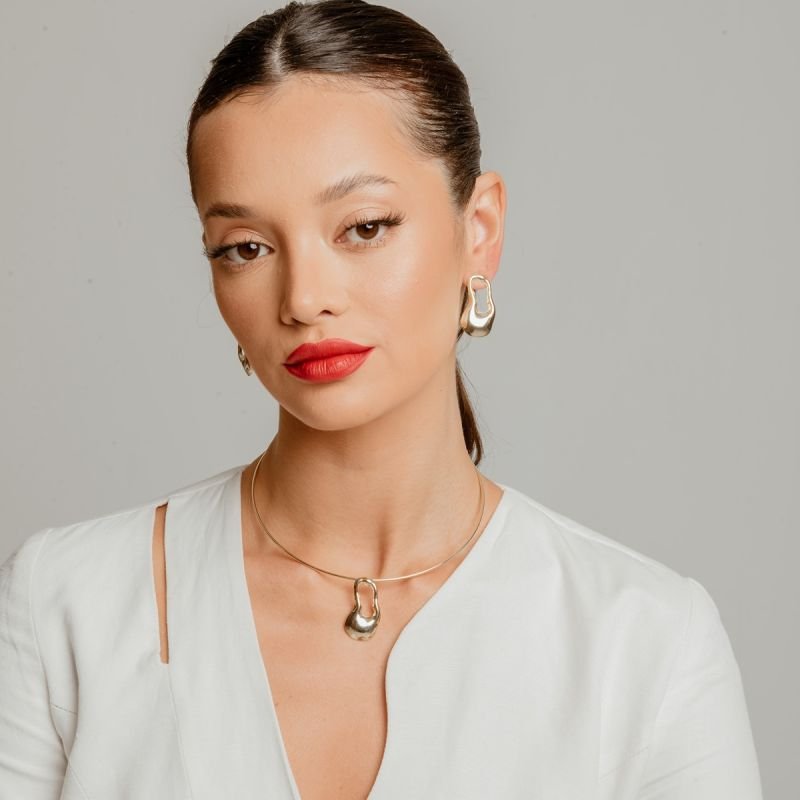 CHOKER RÍGIDA ORGÂNICA LYRA BANHADO A OURO 18K