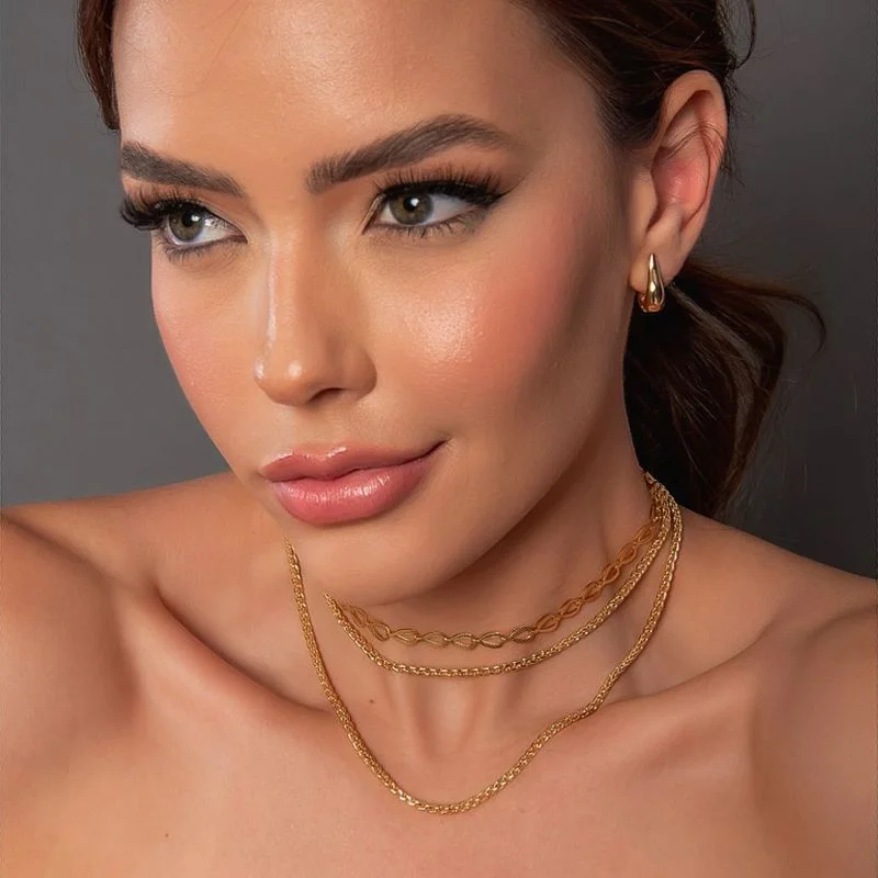 CHOKER TRANÇA TRABALHADA BANHADO A OURO 18K