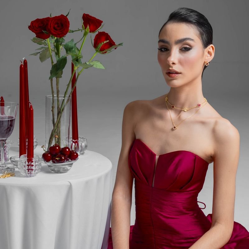 CHOKER TREVO DUO RED 11MM BANHADO A OURO 18K