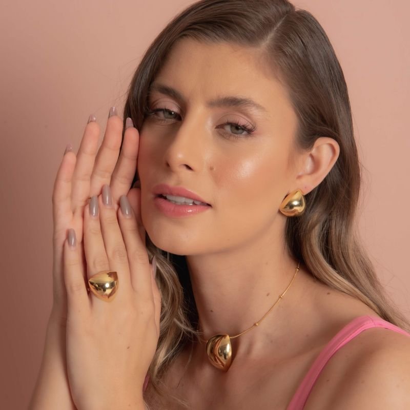 CHOKER TRIÂNGULO EMBAULADO BANHADO A OURO 18K