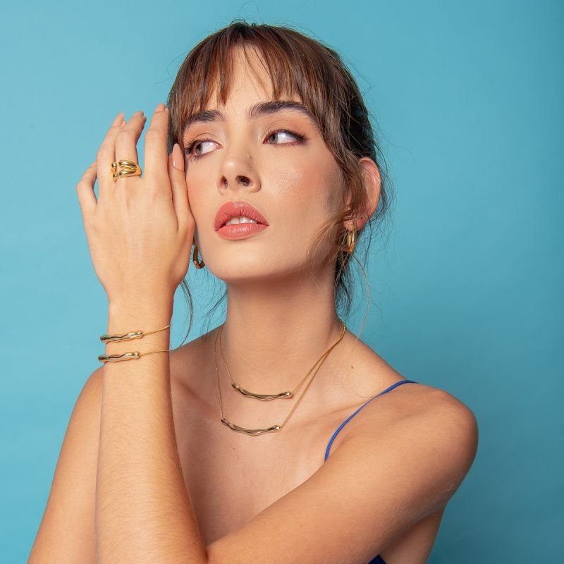 CHOKER WAVES MINIMALISTA CLEAN BANHADO A OURO 18K