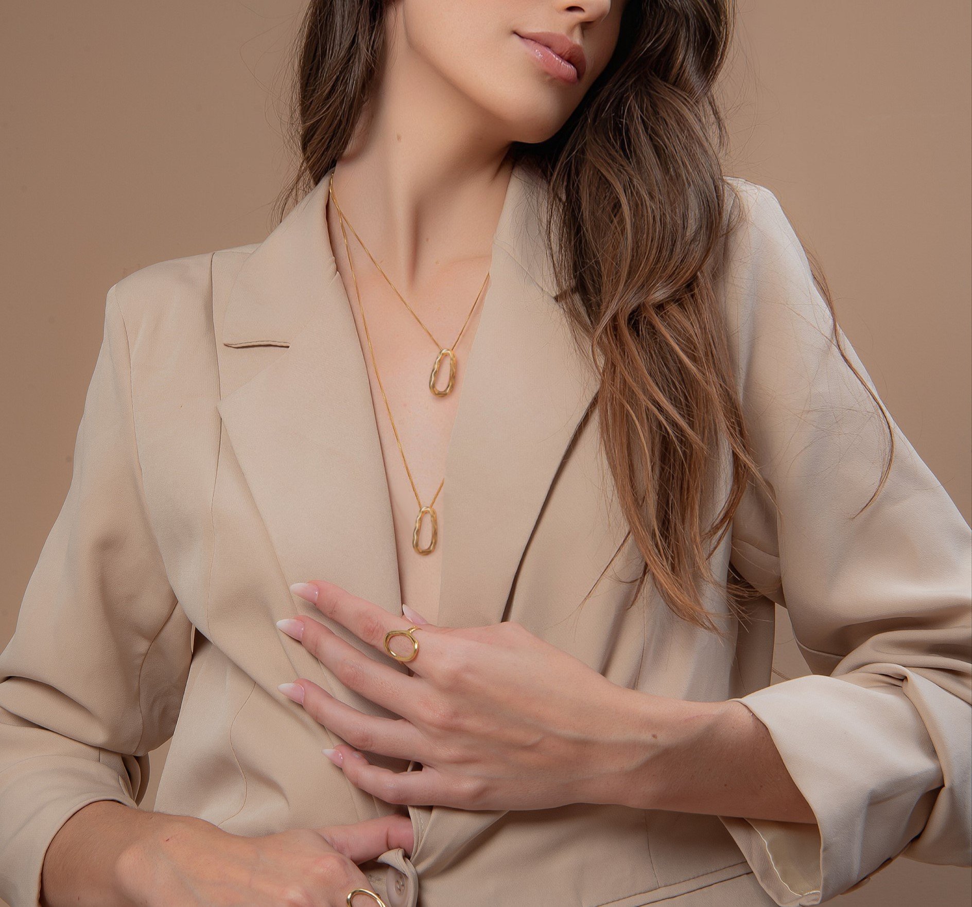 COLAR LONGO ONDAS BANHADO A OURO 18K