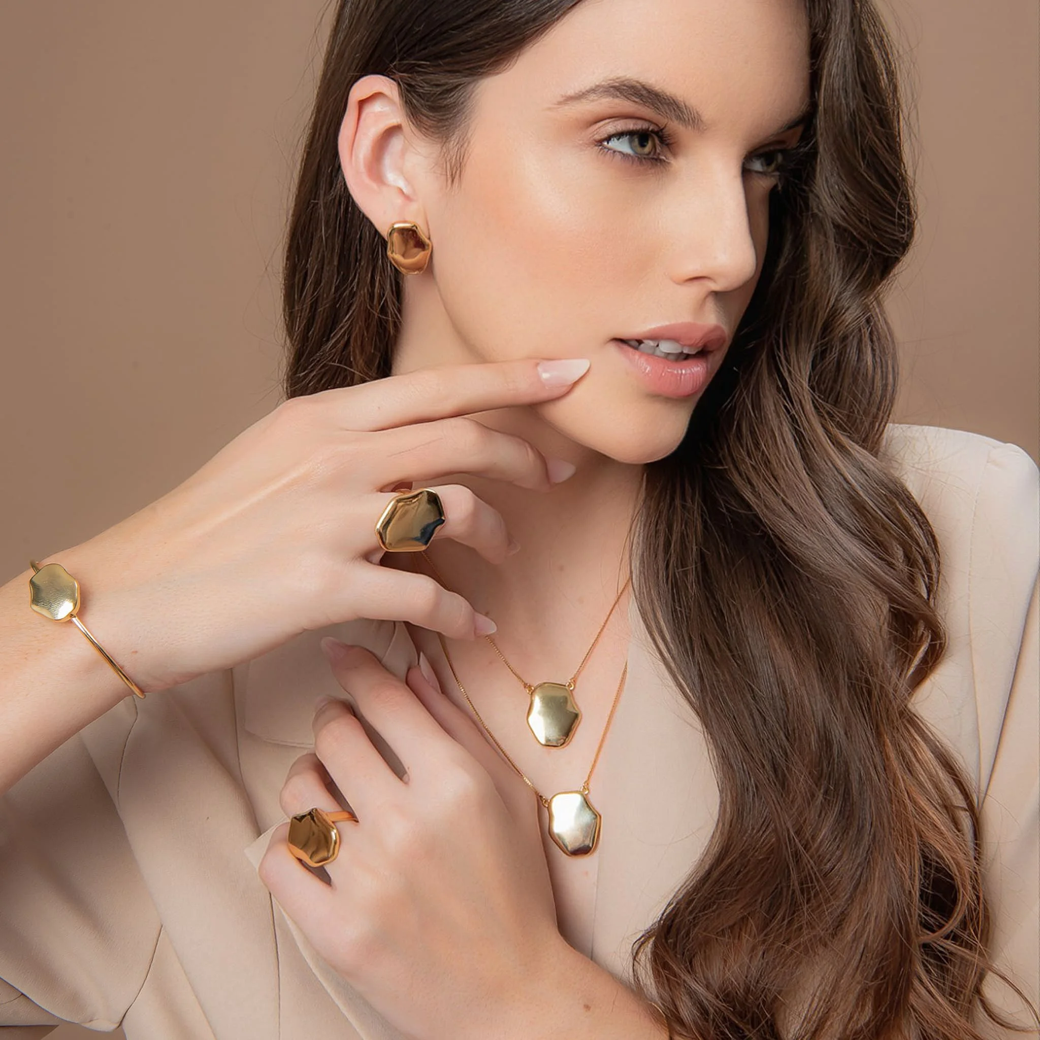 COLAR ORGANIC BANHADO A OURO 18K