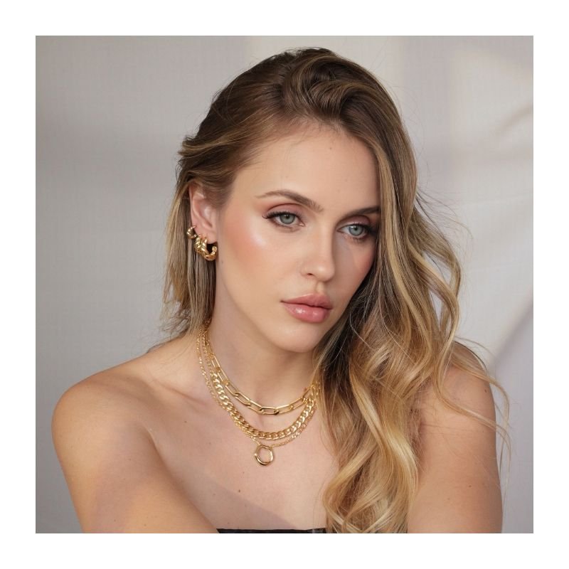 COLAR ABSTRATO CIRCULAR M BANHADO A OURO 18K