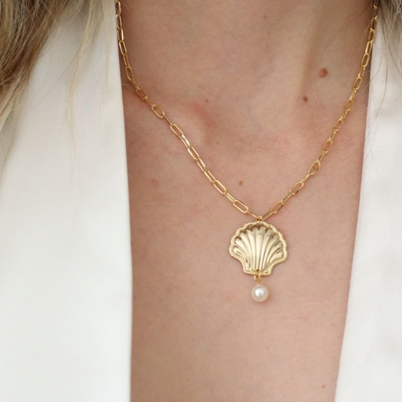 COLAR ASTRA CONCHA PÉROLA BANHADO A OURO 18K