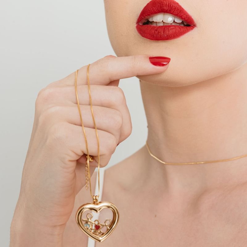 COLAR CAPSULA DIA DOS NAMORADOS CASAL E LOVE BANHADO A OURO 18K