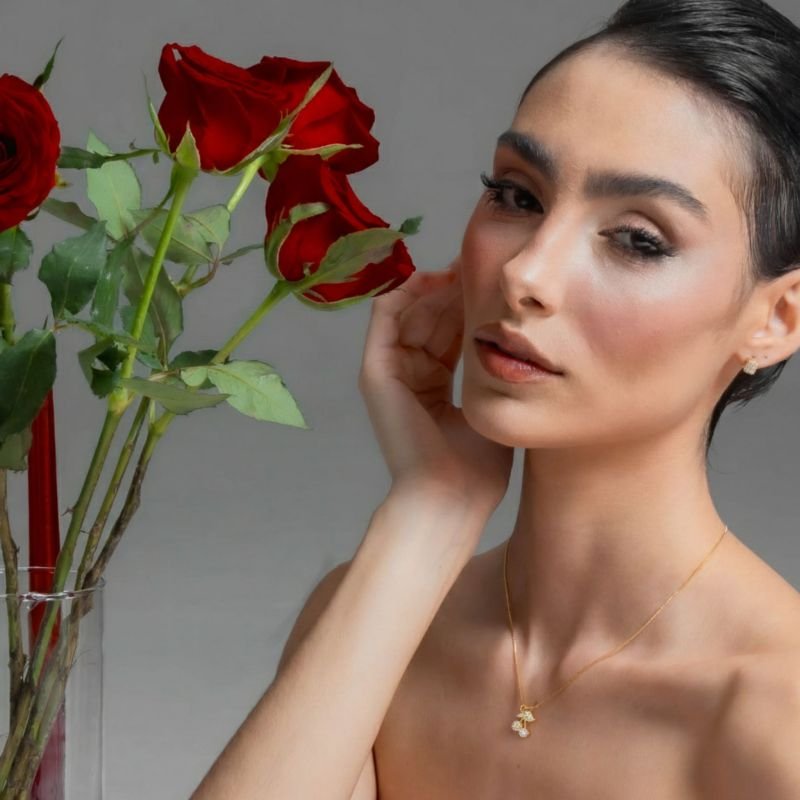 COLAR CHERRY DE ZIRCÔNIA BANHADO A OURO 18K